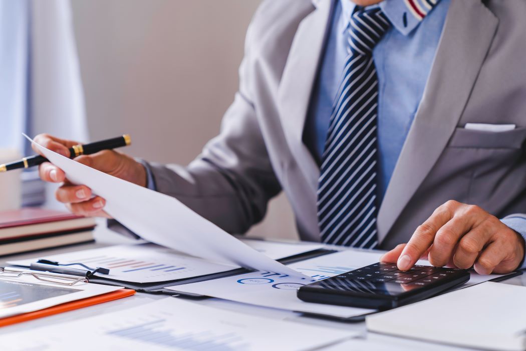 Banquier fait des comptes